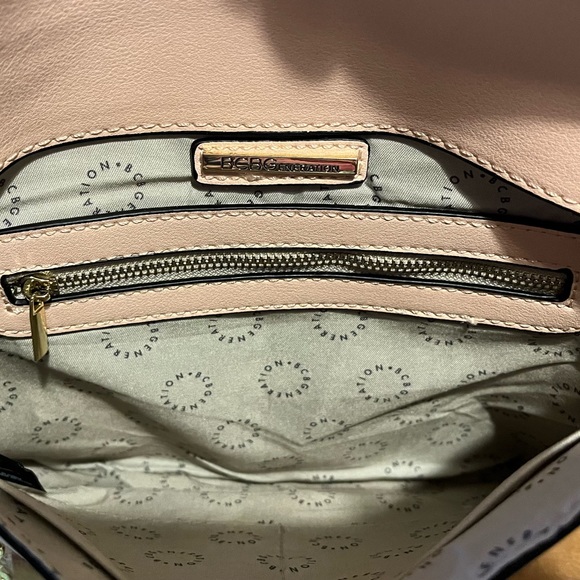 NWT Pale Pink Wristlet - Picture 5 of 5